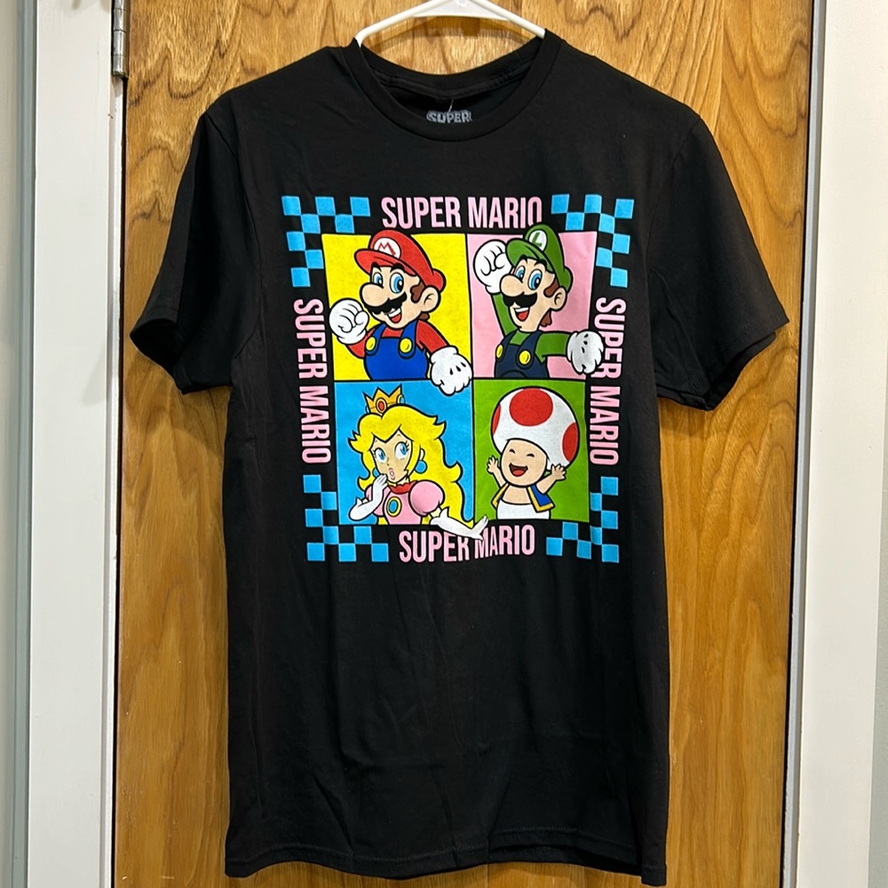 Super Mario Graphic T-Shirt – Black – Official Nintendo – Size M NWT